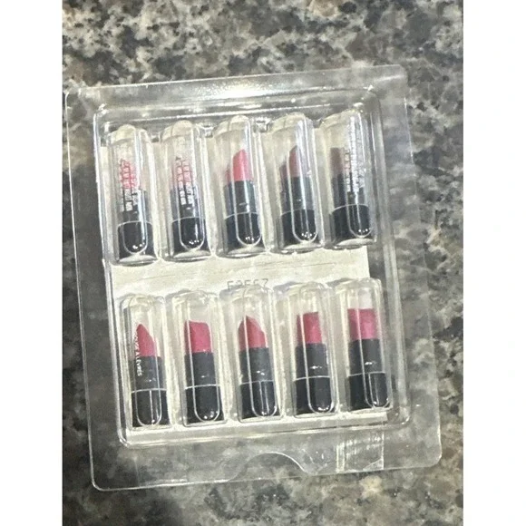 Avon Ultra Color SAMPLE lipsticks In Pinks - Picture 1 of 2